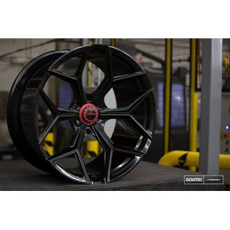 x Novitec NL4-5L 20x9in - 5x112 BP - ET36 - Gloss Black Lamborghini Huracan Front Wheel